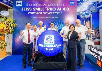 Hệ thống bệnh viện Mắt Quốc tế Việt - Nga tiên phong tiếp nhận chuyển giao công nghệ Zeiss Smile Pro AI 4.0