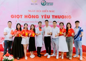 ‘Giọt hồng yêu thương' và sự sẻ chia sống có trách nhiệm