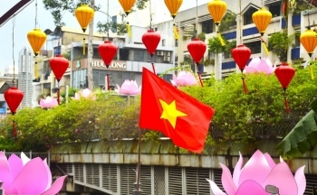 TP. Hồ Chí Minh ngập sắc cờ hoa trong Đại lễ Vesak