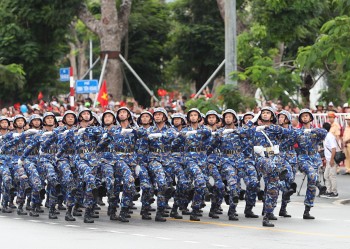 Ấn tượng hình ảnh chiến sĩ Hải quân duyệt đội ngũ chào mừng 70 năm giải phóng Hải Phòng