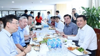 Ấm áp 'Bữa cơm công đoàn' kỷ niệm 74 năm Ngày Truyền thống ngành Công Thương