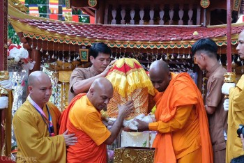 Hà Nội trang nghiêm đón xá lợi Phật về chùa Quán Sứ
