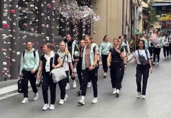 Werder Bremen hội quân ở Hà Nội, chuẩn bị cho trận giao hữu tuyển nữ Việt Nam