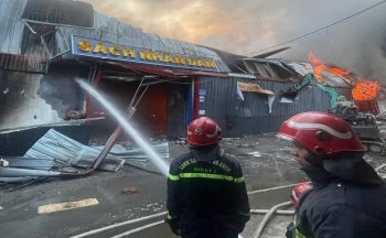 Hà Nội vận động hộ kinh doanh nhà cao tầng mở lối thoát nạn thứ 2