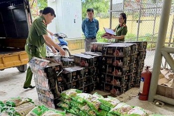 Hà Giang: Phát hiện gần 30 tấn thực phẩm đông lạnh không rõ nguồn gốc