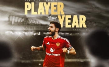 Bruno Fernandes nhận giải cầu thủ xuất sắc mùa của Manchester United