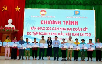 Petrolimex bàn giao 200 căn nhà đại đoàn kết tại Bến Tre