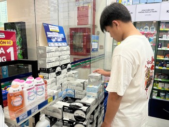 Phòng dịch Covid-19: Khẩu trang đắt hàng hơn nhưng giá ổn định