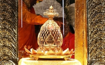 Cung rước xá lợi Đức Phật về chùa Bái Đính