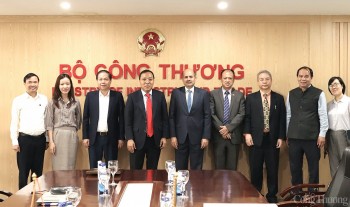 Thứ trưởng Nguyễn Hoàng Long tiếp Đại sứ Ấn Độ tại Việt Nam