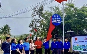 Ánh sáng từ phong trào 'Thắp sáng đường quê' nông thôn mới