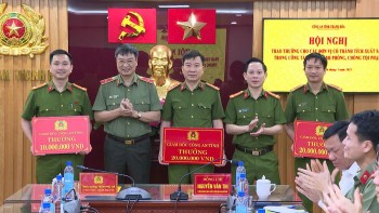 Khen thưởng nhiều tập thể, cá nhân thuộc Công an tỉnh Thanh Hóa