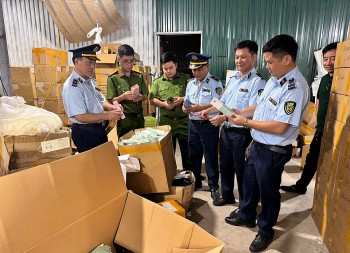 Hà Nội quyết tâm cao chống buôn lậu, gian lận thương mại