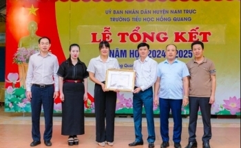 Cô giáo cứu học sinh: Dấn thân thành bài học tử tế