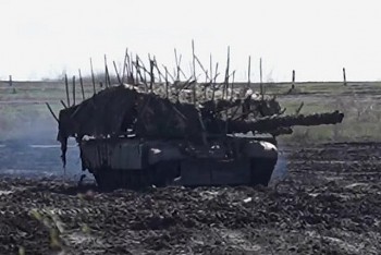 Binh sĩ Nga thử nghiệm 'xe tăng nhím' chống lại UAV