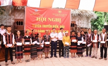 Bộ Tư lệnh Vùng Cảnh sát biển 2 đồng hành cùng bà con Đà Nẵng