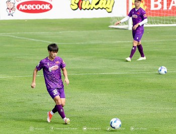 HLV Kim Sang Sik triệu tập gấp 'Vua giải trẻ' lên tuyển