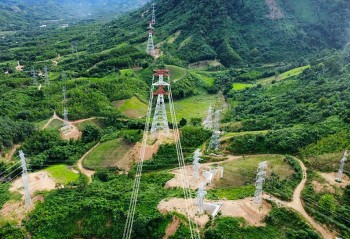 Thêm đường dây 500kV giải toả công suất năng lượng tái tạo và nhập khẩu điện từ Lào