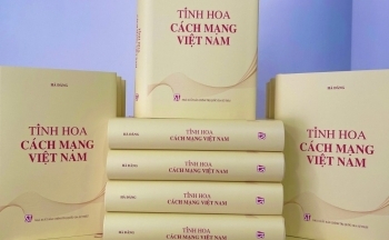Ra mắt cuốn sách 'Tinh hoa cách mạng Việt Nam'