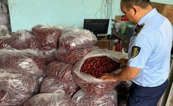 TP. Hồ Chí Minh thu giữ hơn 8.000 sản phẩm thực phẩm không rõ nguồn gốc