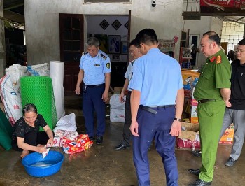 Phát hiện nhiều sản phẩm bột giặt OMO giả mạo nhãn hiệu