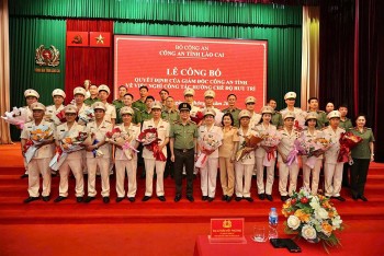 20 lãnh đạo cấp phòng, đội Công an Lào Cai nghỉ hưu