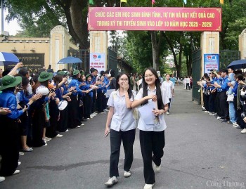 Hà Nội: Thí sinh phấn khởi vì đề thi Ngữ văn vừa sức