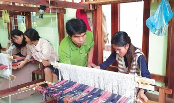 Đẩy mạnh thương mại hóa sản phẩm đặc trưng miền núi