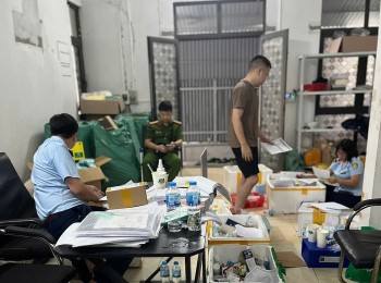 Hà Nội: Thu giữ hàng nghìn mỹ phẩm nhập lậu