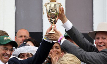 15 tỷ phú từng 'nghèo rớt mùng tơi'