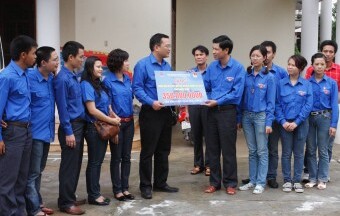 Đoàn Thanh niên Petrovietnam đón nhận Huân chương Lao động hạng Ba