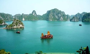 Vịnh Hạ Long lọt top 10 điểm du lịch ăn ảnh nhất thế giới