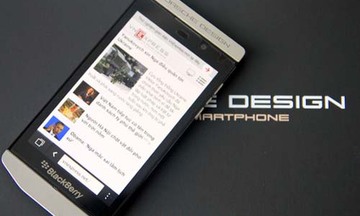 Đập hộp smartphone cảm ứng hạng sang của BlackBerry ở VN