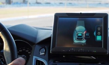 Thiết bị cảnh báo nguy cơ tai nạn giao thông