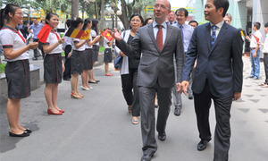 Thăm và làm việc tại Trường Đại học Công nghiệp TP.HCM
