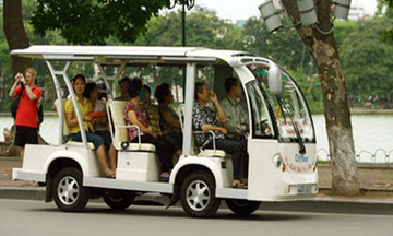 Hà Nội có thêm hai tuyến du lịch bằng xe điện vào dịp 30-4