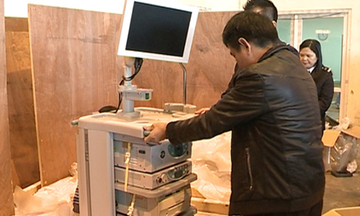 Một công ty bị khởi tố vì buôn lậu thiết bị y tế cũ nát