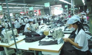 Xuất khẩu dệt may chủ yếu tăng về lượng