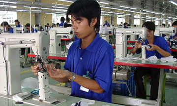 Tăng lương tối thiểu: Doanh nghiệp gặp khó