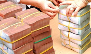 "Nguồn để tăng lương 2014 chỉ có thể là vay nợ hoặc phát hành tiền"