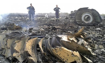 Malaysia tiết lộ thêm về chuyến bay xấu số, Liên hợp quốc họp khẩn