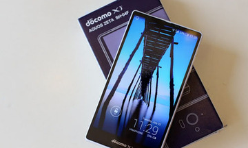 Mở hộp smartphone Nhật màn hình Full HD viền siêu mỏng