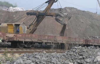 Cần ưu tiên quặng apatit cho sản xuất phân bón