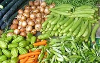 Mưa lớn đến nắng to: Rau đắt ngang thịt