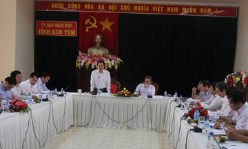 Khảo sát thực tế thủy điện tại Kon Tum, Bộ trưởng Vũ Huy Hoàng: Phải bảo đảm an toàn tuyệt đối hồ, đập