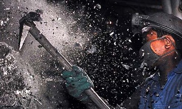 “Bằng mọi giá lo đủ việc làm cho người lao động”