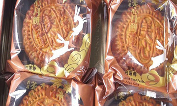 Bánh trung thu trong container nhập lậu qua đường biển