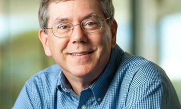 Chủ tịch Apple bắt tay với đồng sáng lập Google