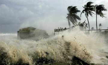 Chiều nay, bão đổ vào các tỉnh Hà Tĩnh, Quảng Trị