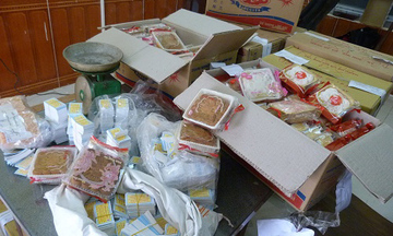 Bắt lô bánh trung thu làm giả ngay giữa lòng Hà Nội